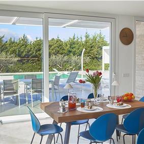 3 bedroom villa with infinity pool, jacuzzi & sauna, Castellammare del Golfo, sleeps 6